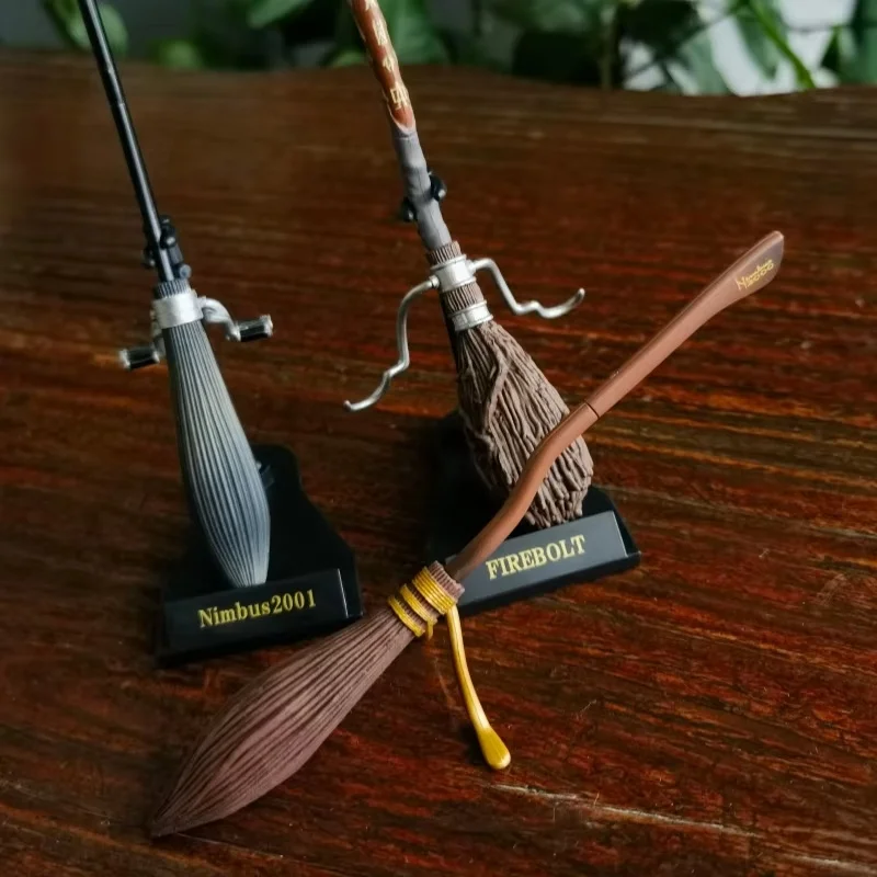 T-ARTS Hobby Gacha Hogwarts Flying Broomstick Series Nimbus 2000 Firebolt Quidditch Box Golden Snitch Gashapon Figure Model view 2
