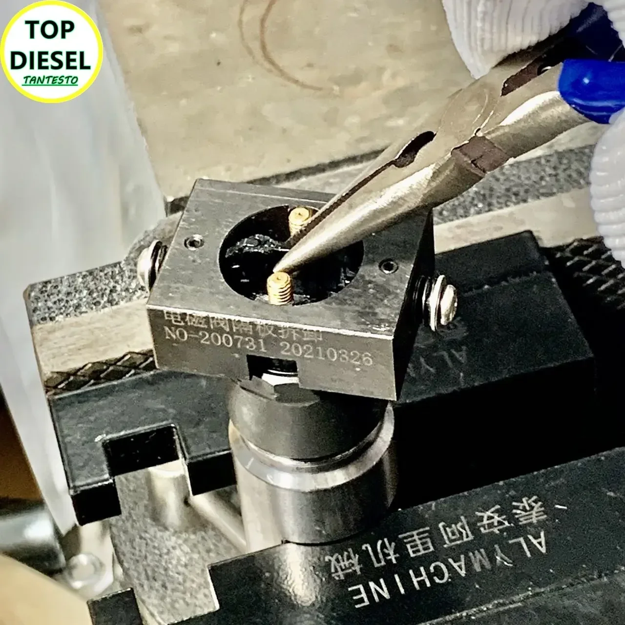 

Инструмент для удаления детали изоляционной платы дизельного инжектора Common Rail BOSCH 120 CRIN2