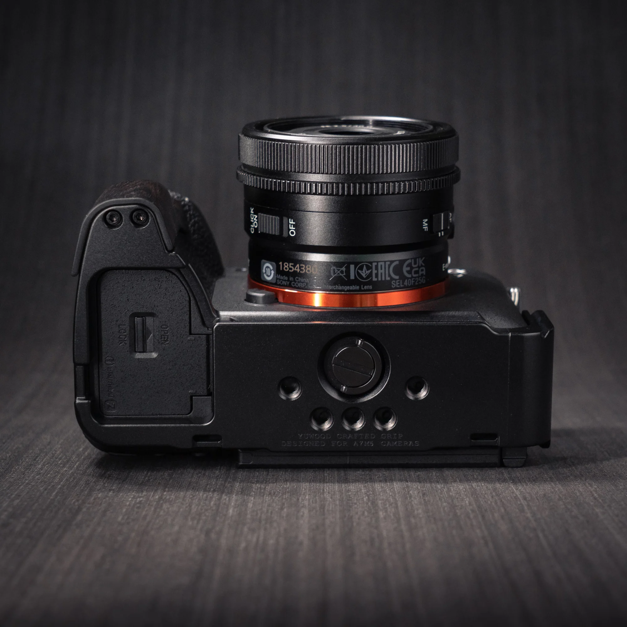 YUWOOD für Sony A7R5 / A7M4 Kamera-Cage mit Holzgriff und integrierter Schnellwechselplatte für Arca-Swiss Cage Rig Kit – Detail 12
