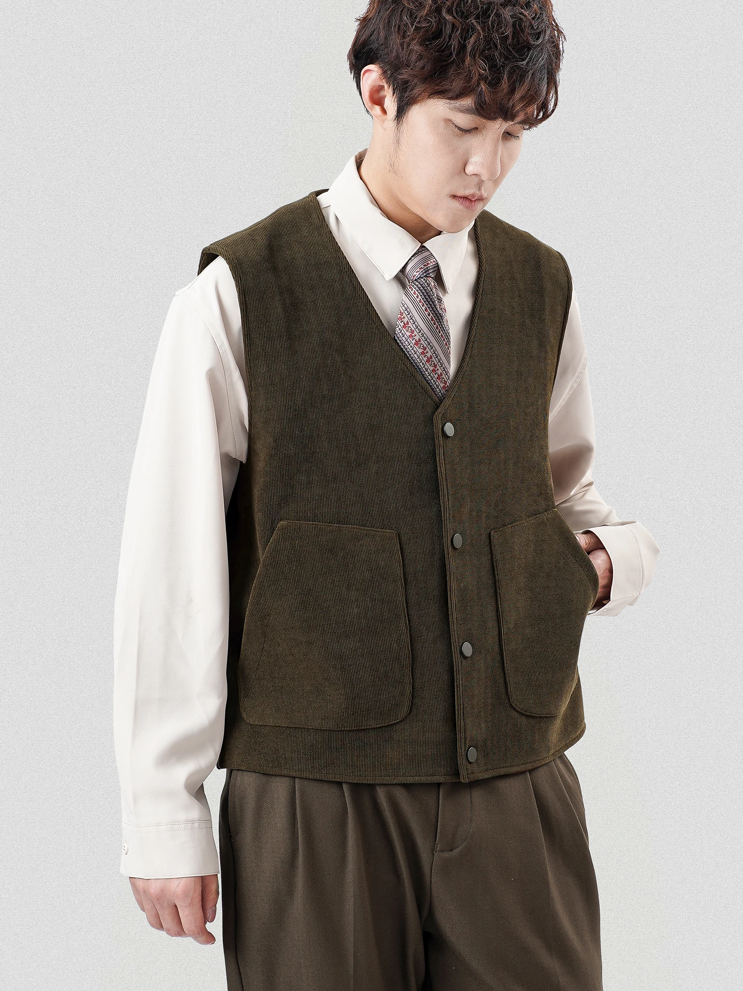 Slim Fit Corduroy Vest Autumn V Neck Casual Sleeveless British Style Men's Fashionable Versatile No Shoulder Strap Jacket