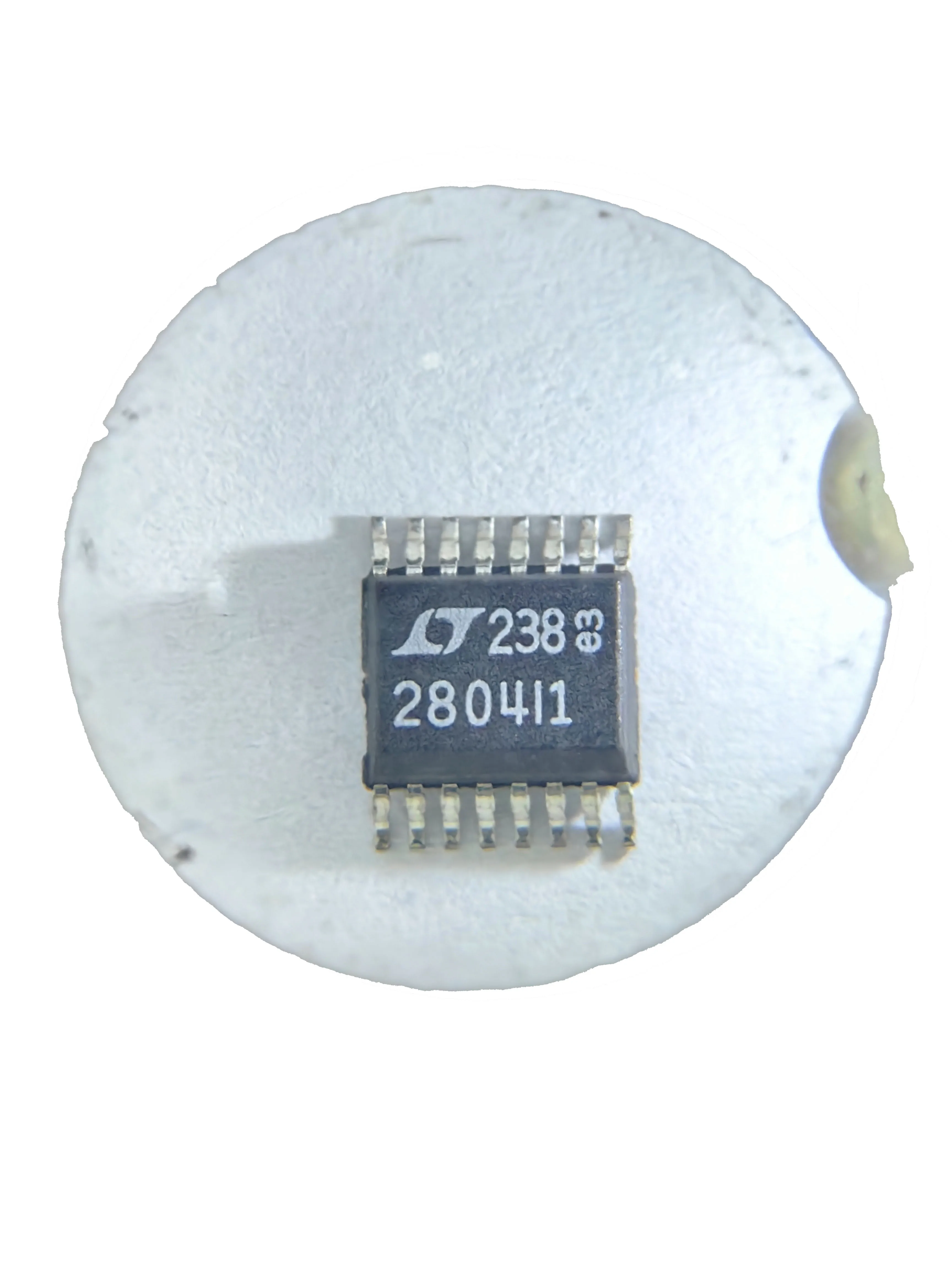 LTC2804 LTC2804CGN-1 LTC2804IGN-1 - 1.8V ～ 5.5V RS-232 シングルおよびデュアル トランシーバ