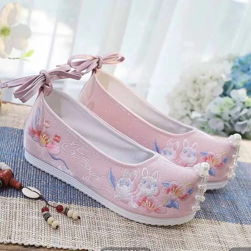Women`s Plus Size 34-43# Embroidered Shoes Chinese Traditional Beijing Cloth Shoes Blue White Pink Hanfu Shoes Large Size 42#
