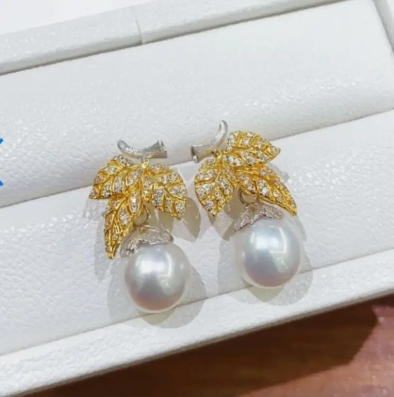 

elegant pair of 10-11mm south sea round white pearl dangle earring 925s