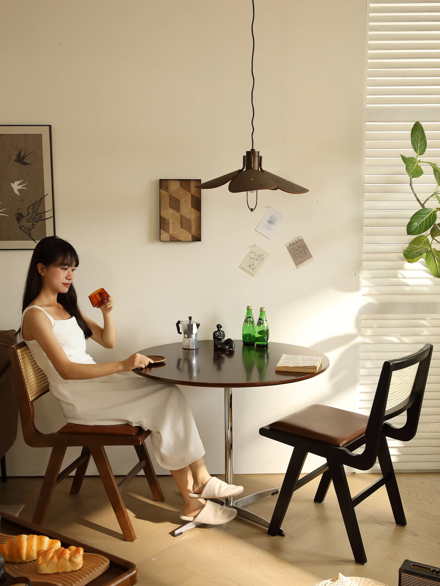 

Chinese retro French solid wood round rice dining table chair small apartment household balcony tea cafe walnut folding