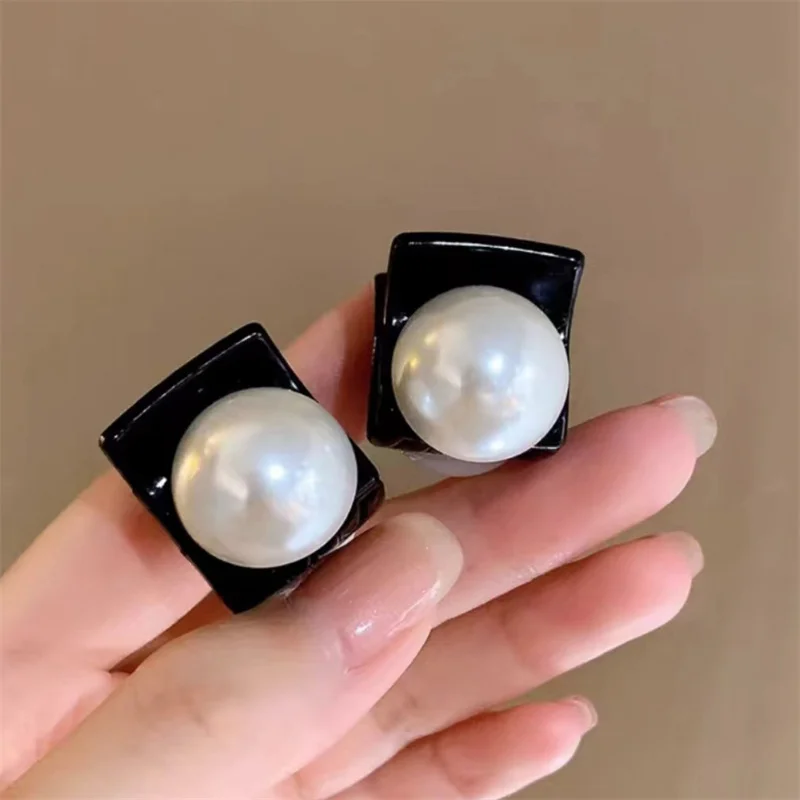 2PCS French Vintage Pearl Small Hair Clips Light Luxury Bangs Hairpin Women Barrettes Headwear Fashion Accessory