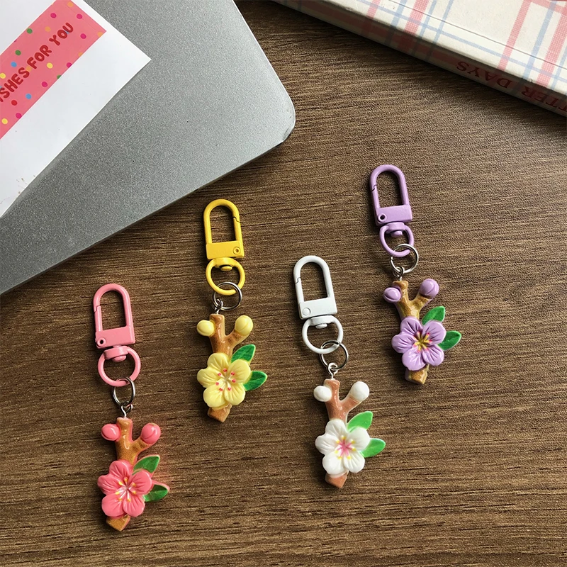 2Pcs Cute Plum Blossom Branch Keychain Fashion Backpack Hanging Ornaments Creative Lovely Flower Keyring Sweet Keychain Pendant