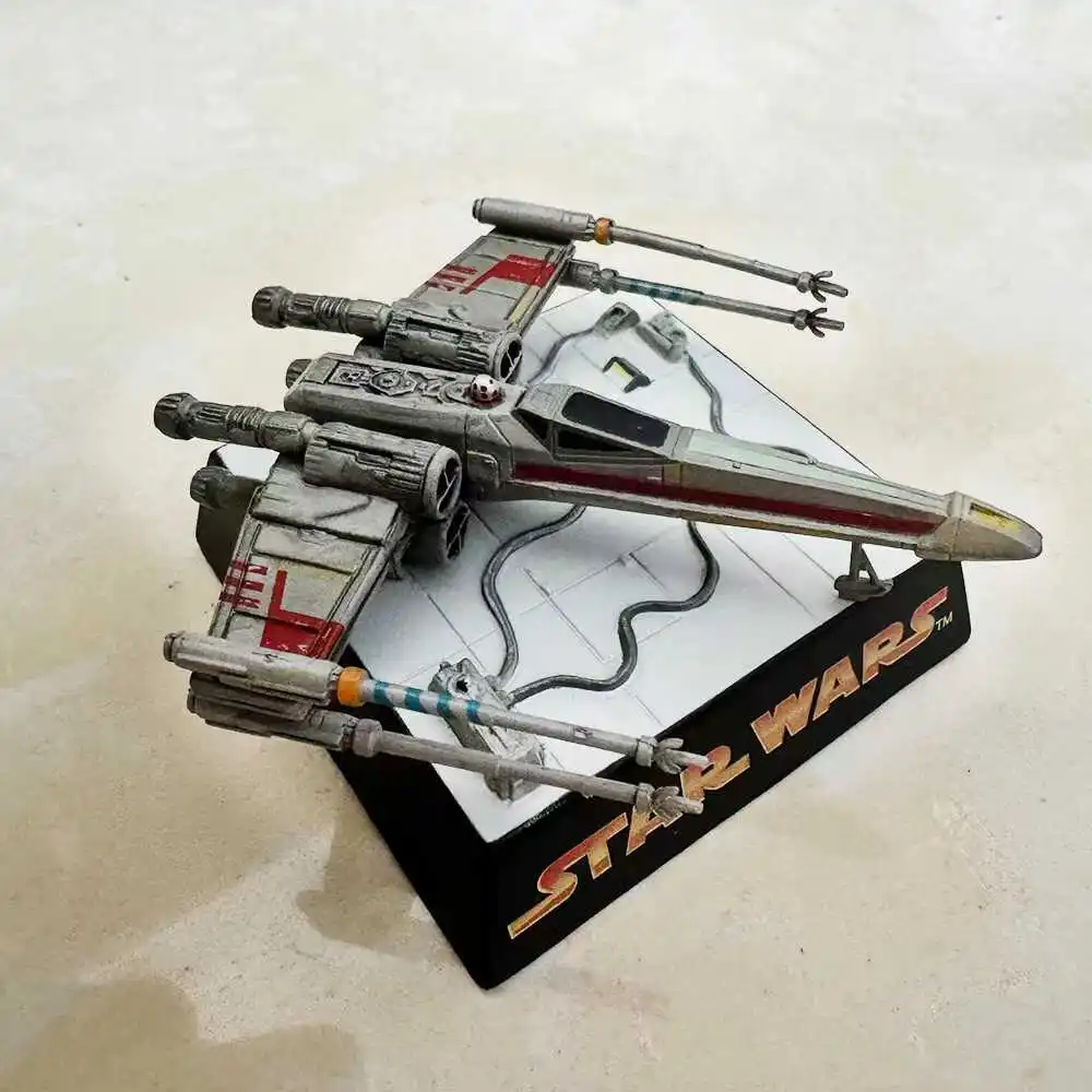 

Диорама с дисплеем Star Wars T-65 X-Wing Starfighter 3,75 дюйма и подставкой для подарка детям