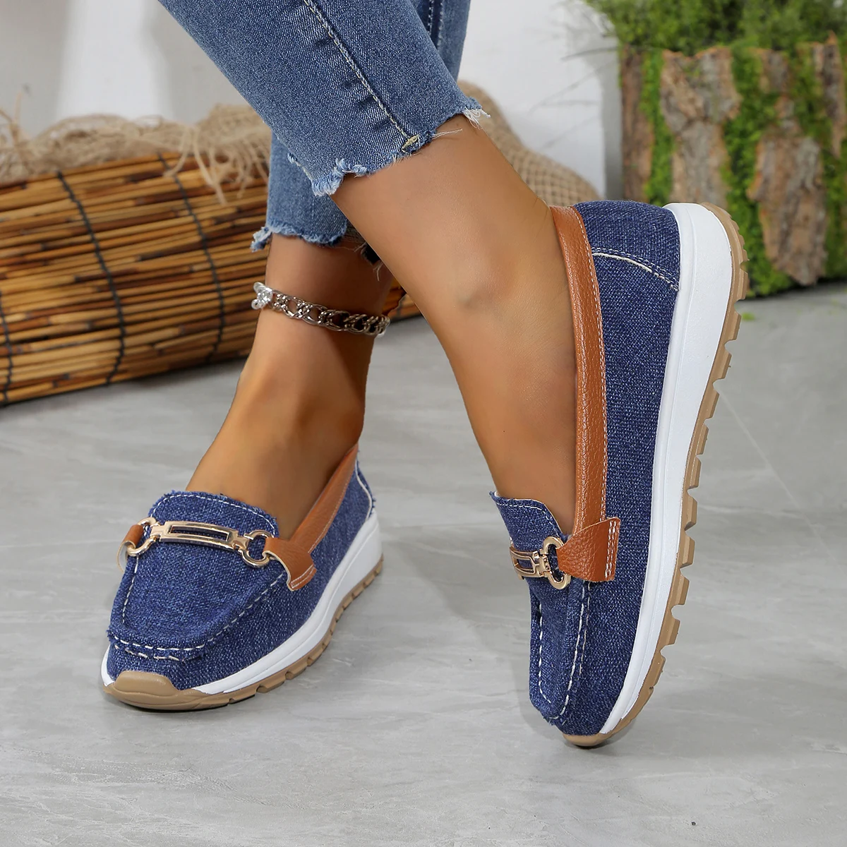 Women Sneakers 2024 New Casual Flat Loafers Designer Shoes for Women Fashion Non-slip Soft Flat Sneakers Women Zapatos De Mujer