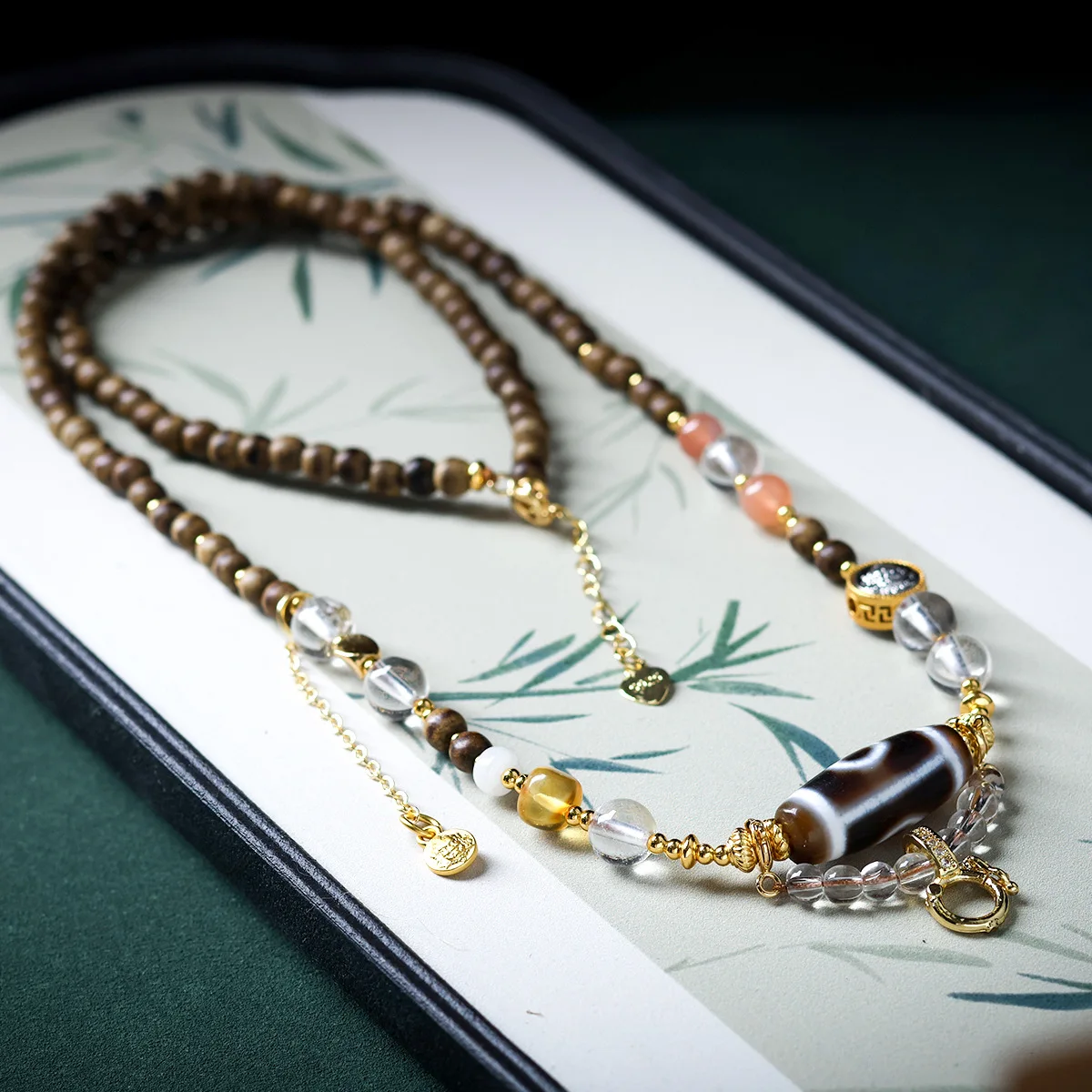 ciondolo-in-legno-di-agar-di-prima-qualita-con-cordino-e-perla-dzi-in-agata-rossa-del-sud-con-cristallo-bianco-naturale-cordino-universale-da-appendere-regali