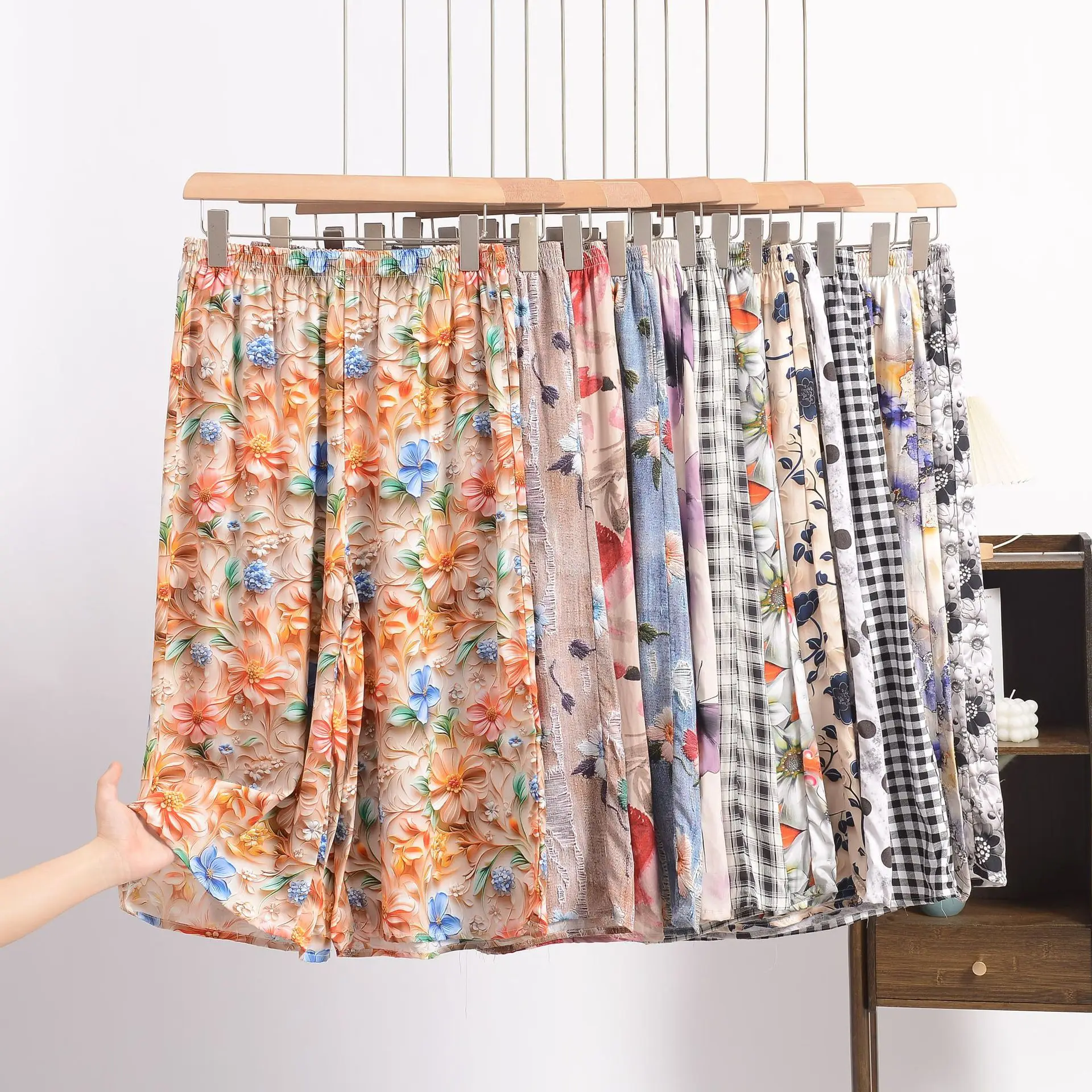 XL إلى 6XL حجم كبير البوبلين الأزهار العجل السراويل الصيف خفيفة الوزن 3/4 طول بنطال ذو قصة أرجل واسعة عادية ثنيات بانت الراحة Homewear