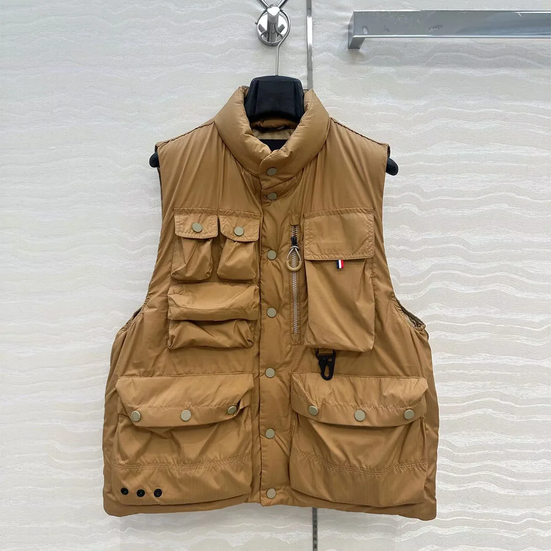 

2025 New Winter Unisex Loose White Duck Down Tank Coat Women Turtleneck Sleeveless Big Pockets Outdoor Workwear Style Jacket