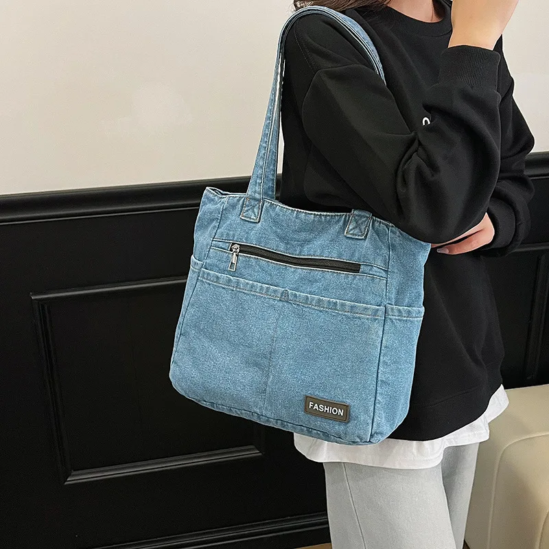 

Расслабляющая большая сумка-тоут. Универсальная и стильная сумка на одно плечо для повседневного использования и повседневного использования. Сумка с ручкой.