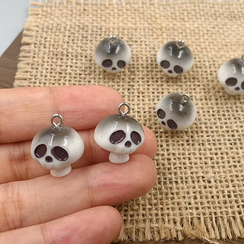 7pcs/Pack Resin Halloween Skull Mushroom Charms Pendants, Suitable for DIY Jewelry Making, Keychain Handmade Accessories
