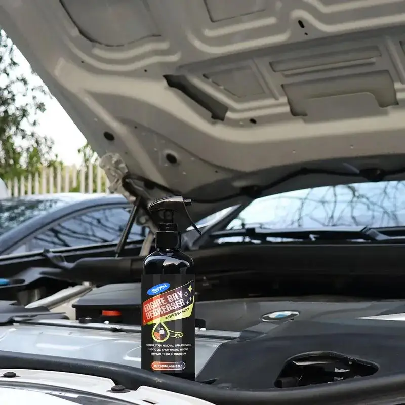 Automotive Engine Compartment Cleaner Deep Decontamination 500ml Removes Stubborn Oil for Engine Bay Detailing Scene
