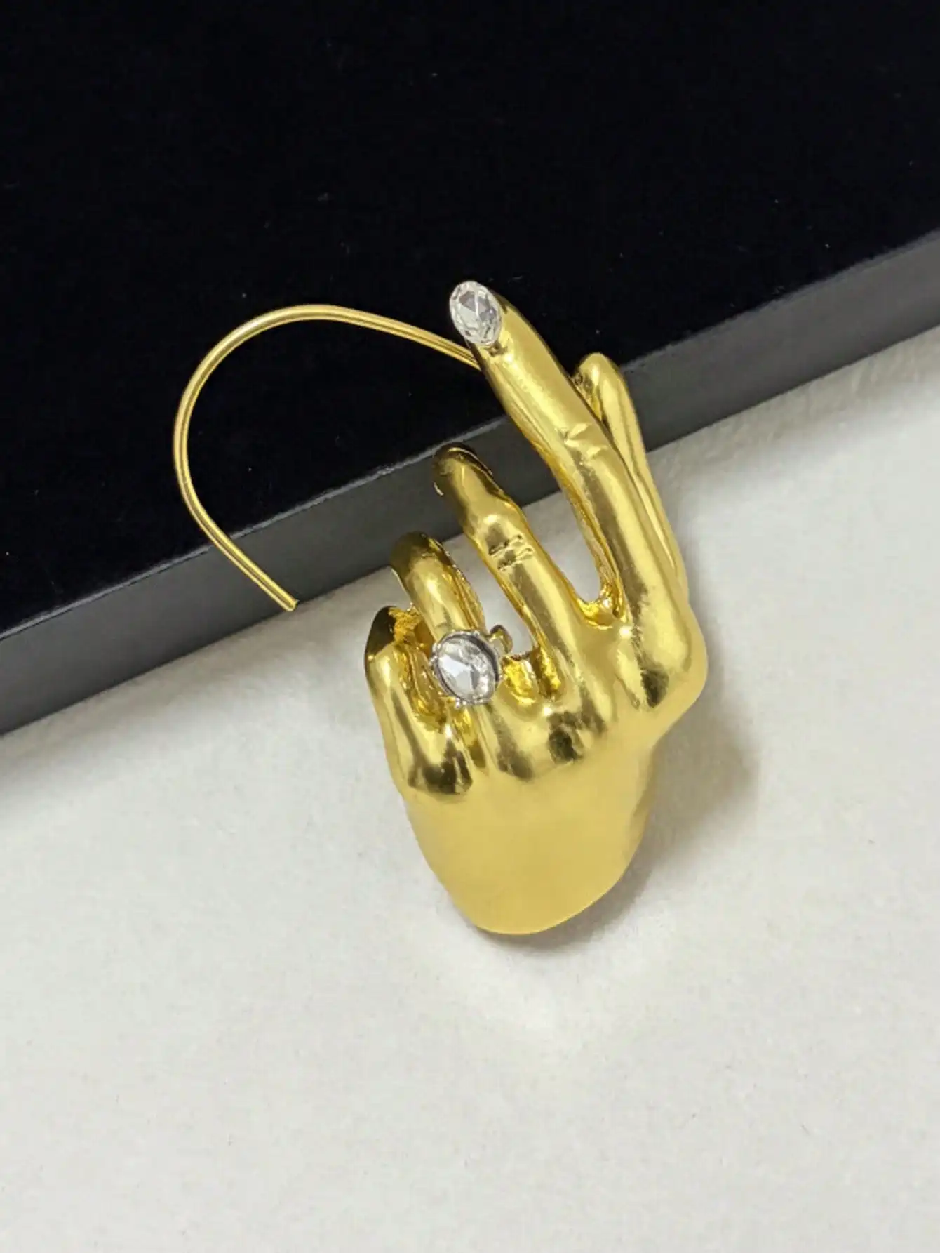 Retro Palm Gesture Drop Earrings