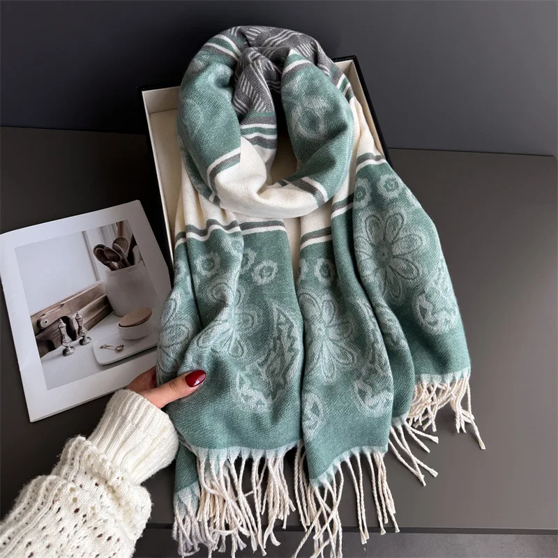 

Luxury Paisley Print Cashmere Scarf Women Warm Winter Pashmina Shawl Wrap Elegant Female Blanket Stoles Designer Ethnic Hijab