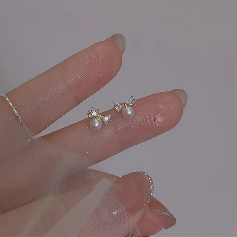 1-زوج الفرنسية الرجعية مطعمة الاصطناعية الزركون القوس الربط تقليد اللؤلؤ قلادة أقراط للنساء اليومية تنوعا 2024 جديد E