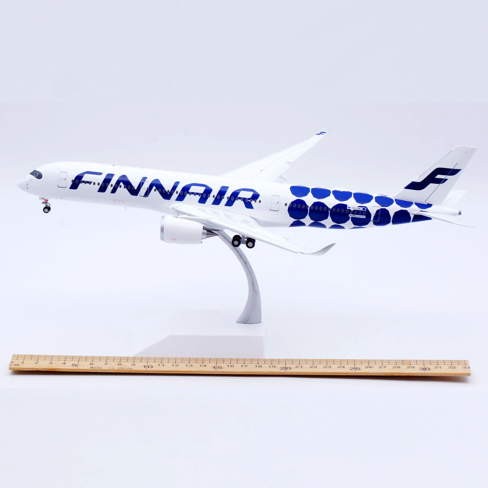 XX2189A Alloy Collectible Plane Gift JC Wings 1:200 Finnair Airbus A350-900 Diecast Aircraft Jet Model OH-LWL Flaps Down