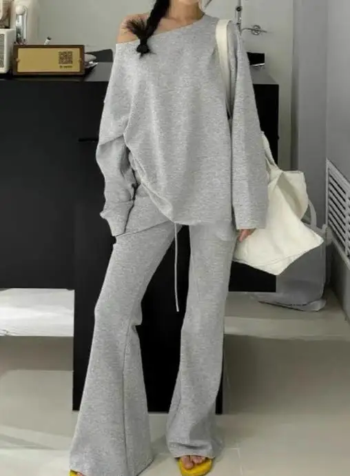 

Осенний женский модный спортивный стиль, комплект из 2 предметов с наклонным вырезом, однотонный свободный топ и комплект брюк с микроподтяжкой с высокой талией