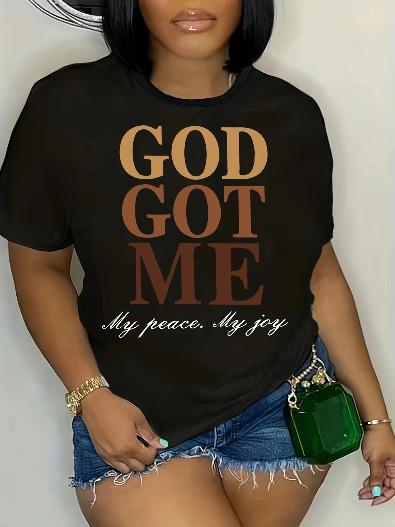여성 캐주얼 티셔츠 - 'GOD GET ME My Peace My Joy' 영감을 주는 레터 프린트, 블랙 및 골드 패턴, 크루넥 반팔