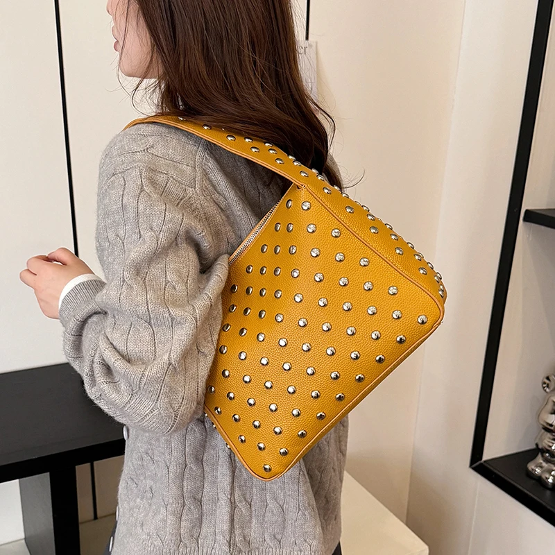 Modische Sling-Handtaschen, Shopper-Tasche, Nieten-Design, Hobo-Schultertaschen, 2024, schwarzer Punk-Stil, Unterarm-Schulter-Handtasche und Geldbörse – Detail 30