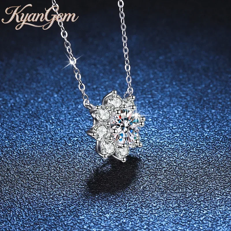 KyanGem 18K Gold Inlaid Diamond Eight Petal Sunflower Pendant, Fashionable Snowflake 1-carat Moissanite 18K Platinum Necklace