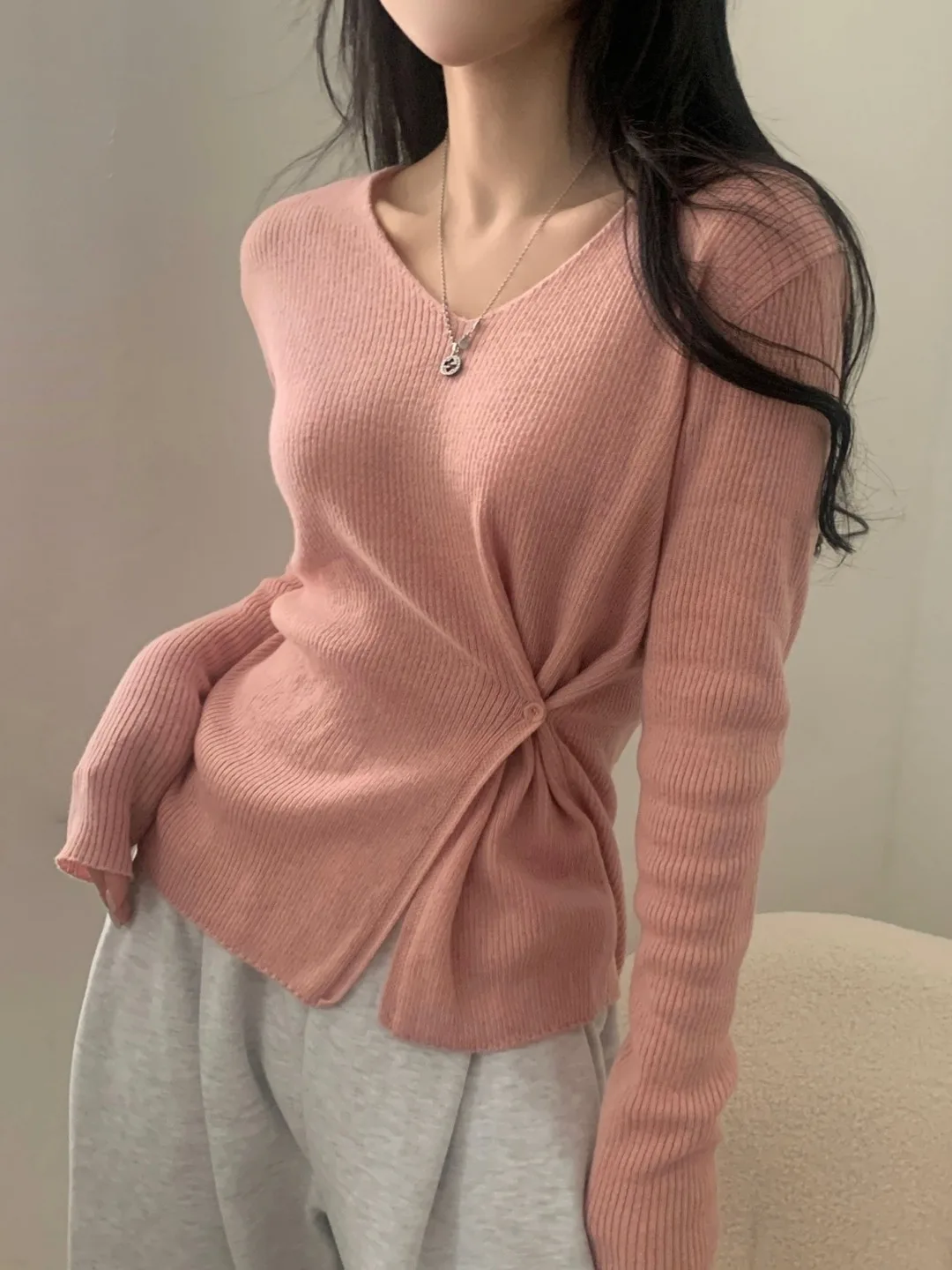 

Spring New Chic Knitted Long Sve Women's Top V-Ne Slit Waist Design Sensation Small irt Faionable Commute Sle