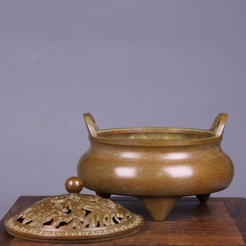 All-copper three-legged hollow floral cover burner home use, suitable for incense, sandalwood, agarwood, and coil in