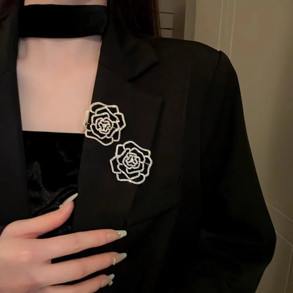 Alluring Classic Gold-Toned Hollow Inlaid Zircon Rose Brooches for Women Fashion Garden Party Festival Gifts Accessories Jewelry
