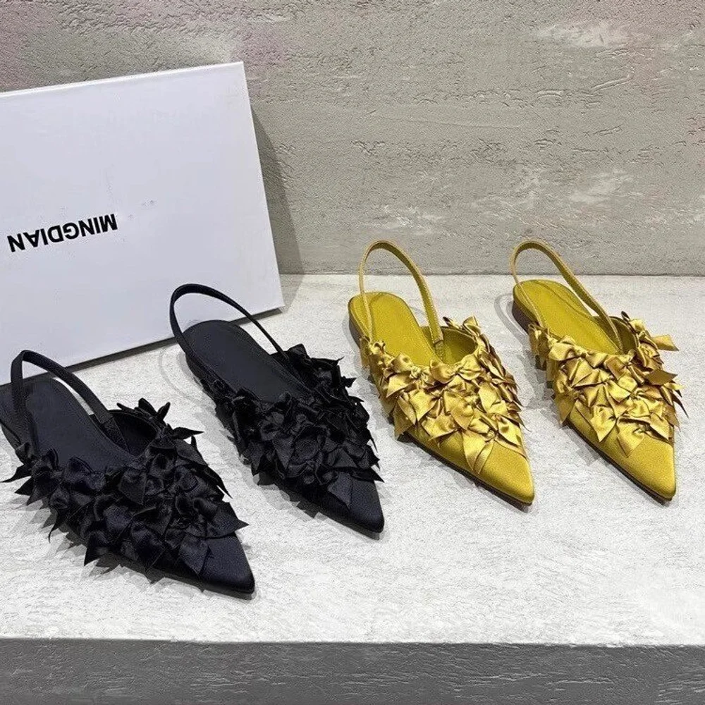 

Baotou Fashion Sandals for Women, 2026 New Summer Outerwear, Sharp Point, Thin Heel, Low Heel, Silk Ribbon