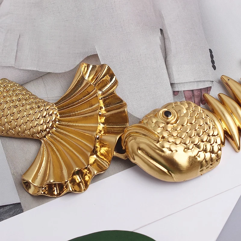 Nuevos cinturones de diseñador para mujer, marcas de lujo de alta calidad, cinturón elástico dorado para mujer, pretina para vestido de Metal con forma de pez