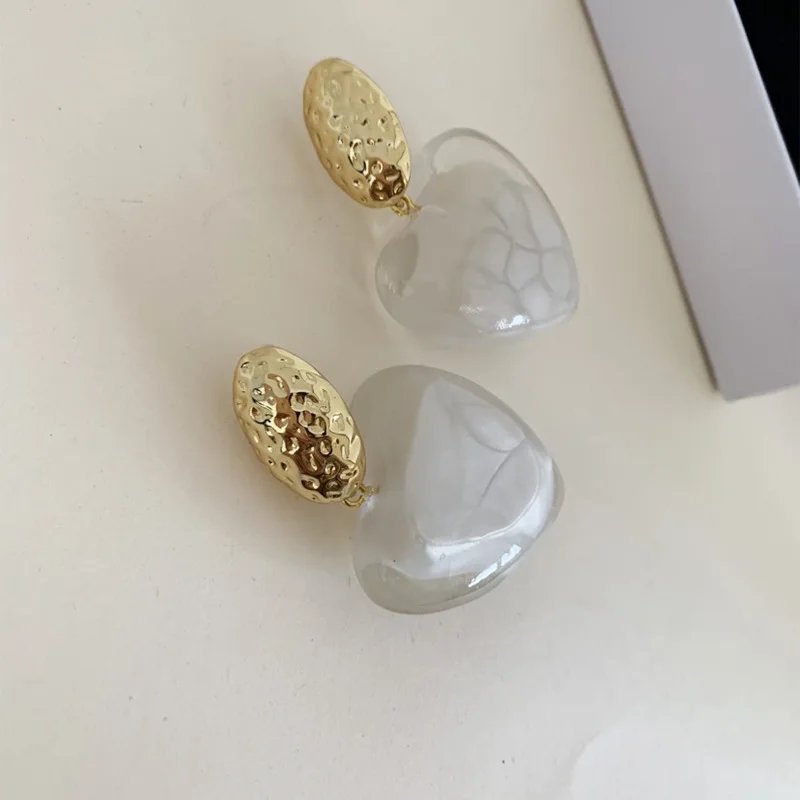 [Miss Jenny] أقراط على شكل قلب من الراتنج الأبيض عالي الجودة - تصميم متخصص |   أقراط على شكل قلب من الراتنج كبيرة الحجم للنساء M447