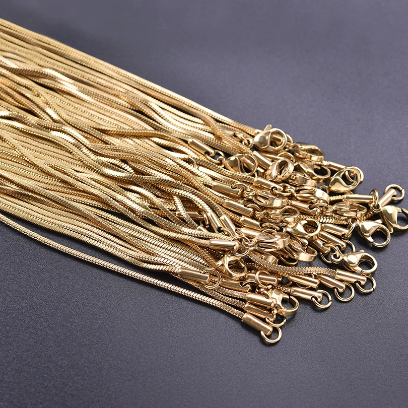 2025 الخريف الشتاء 1.5 مللي متر ثعبان سلسلة قلادة القلائد الفولاذ المقاوم للصدأ للنساء الرجال اكسسوارات Vintage Collares Hombre