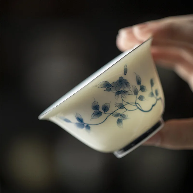 Jade Clay White Porcelain Hand-painted Blue And White Cover Bowl Kung Fu Tea Set Ceramic Literati Tea Bowl Pingzi Ya Song