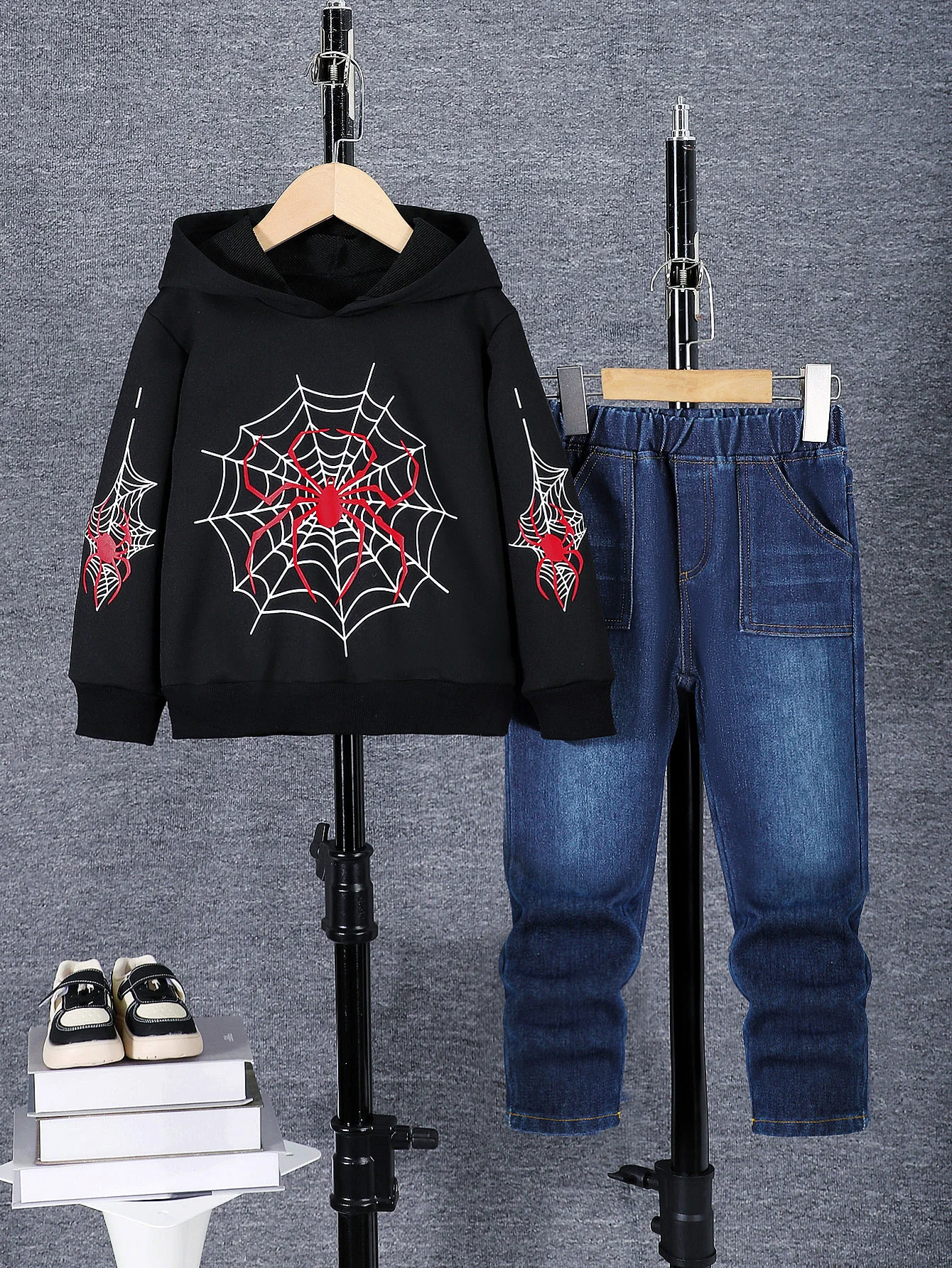 Boys' Casual Versatile Spider Web Pattern Hooded Long-Sleeve Sweatshirt + Denim Pants Set, Autumn and Spring Casual Comfortable Outfit
