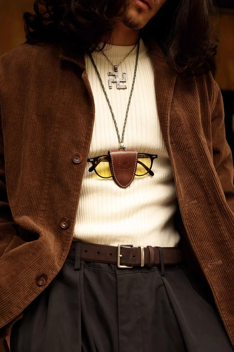 

1.00mm Italian Cowhide Glasses Straps for Sports, Magnetic Leather Glasses Eyeglass Clip ,Sunglasses Holder /Mount Around Neck