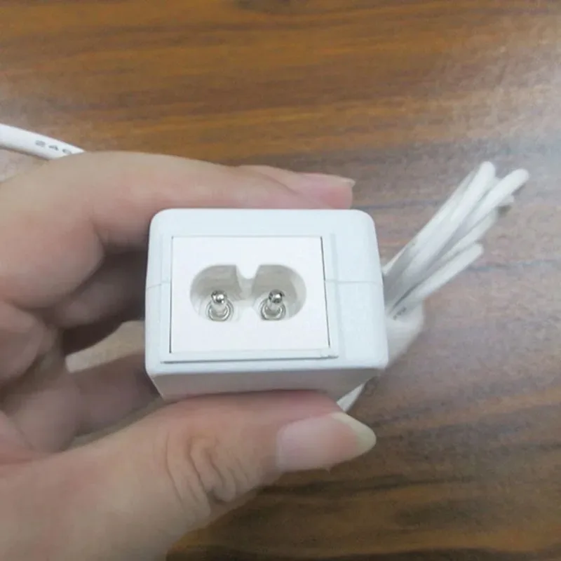 

White 24V2A Power Adapter Is Suitable for LED Water Purifier Beauty Instrument Electric Fan Power Cord Mini Small Volume