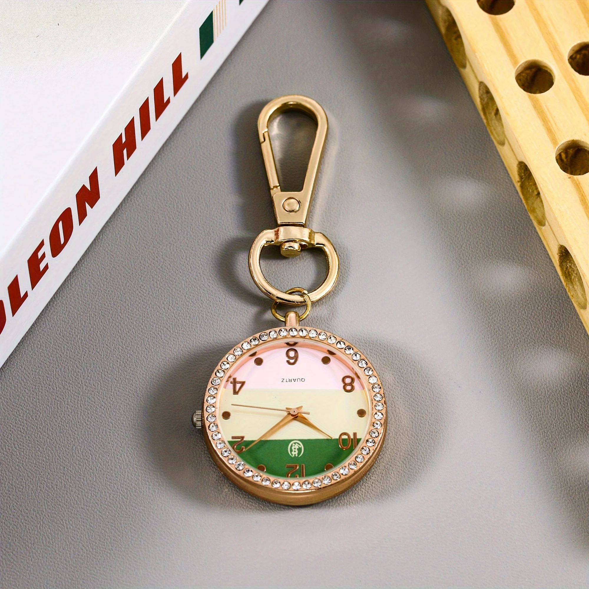 Elegant pocket watch, keychain hanging watch, nurse watch, cute and fashionable pocket watch, simple pendant watch