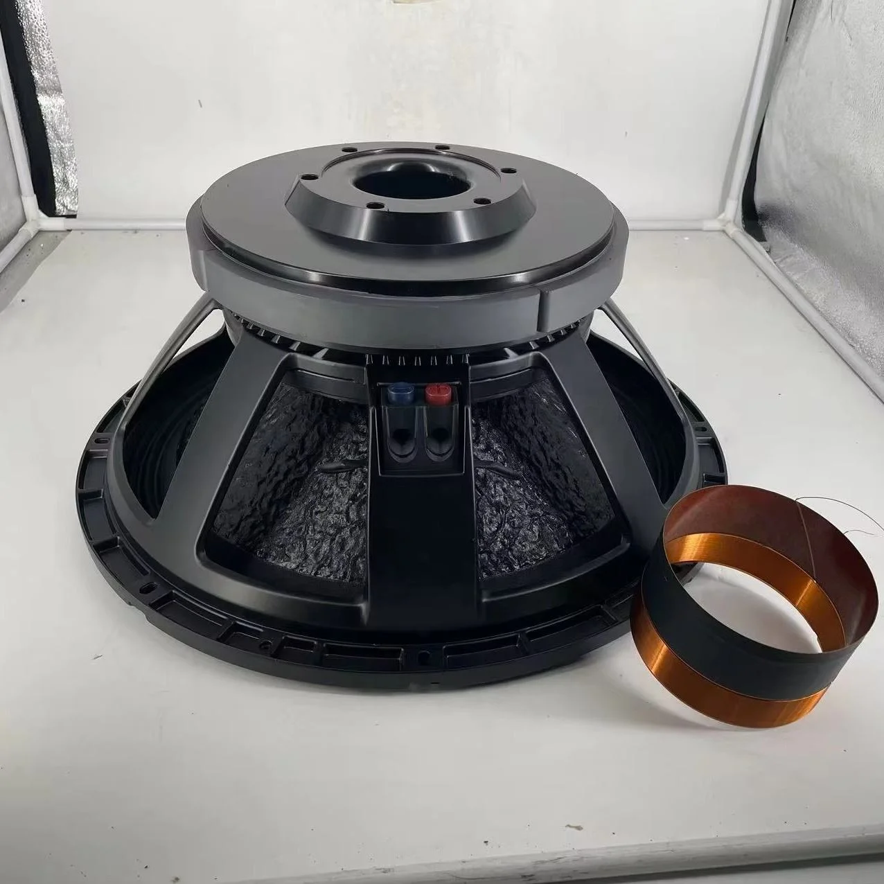 18-inch Powerful Subwoofer 2000W Concert Stage Subwoofer 280mm Magnet 5-inch Voice Coil Inside And Outside Around CF18801
