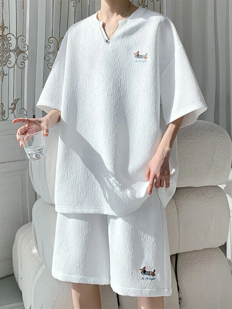 

Summer Casual Sportswear Set for Teens Men's V-Ne Ice Silk T-irt And ort Sve orts Set Embroidered Sausage Dog Design