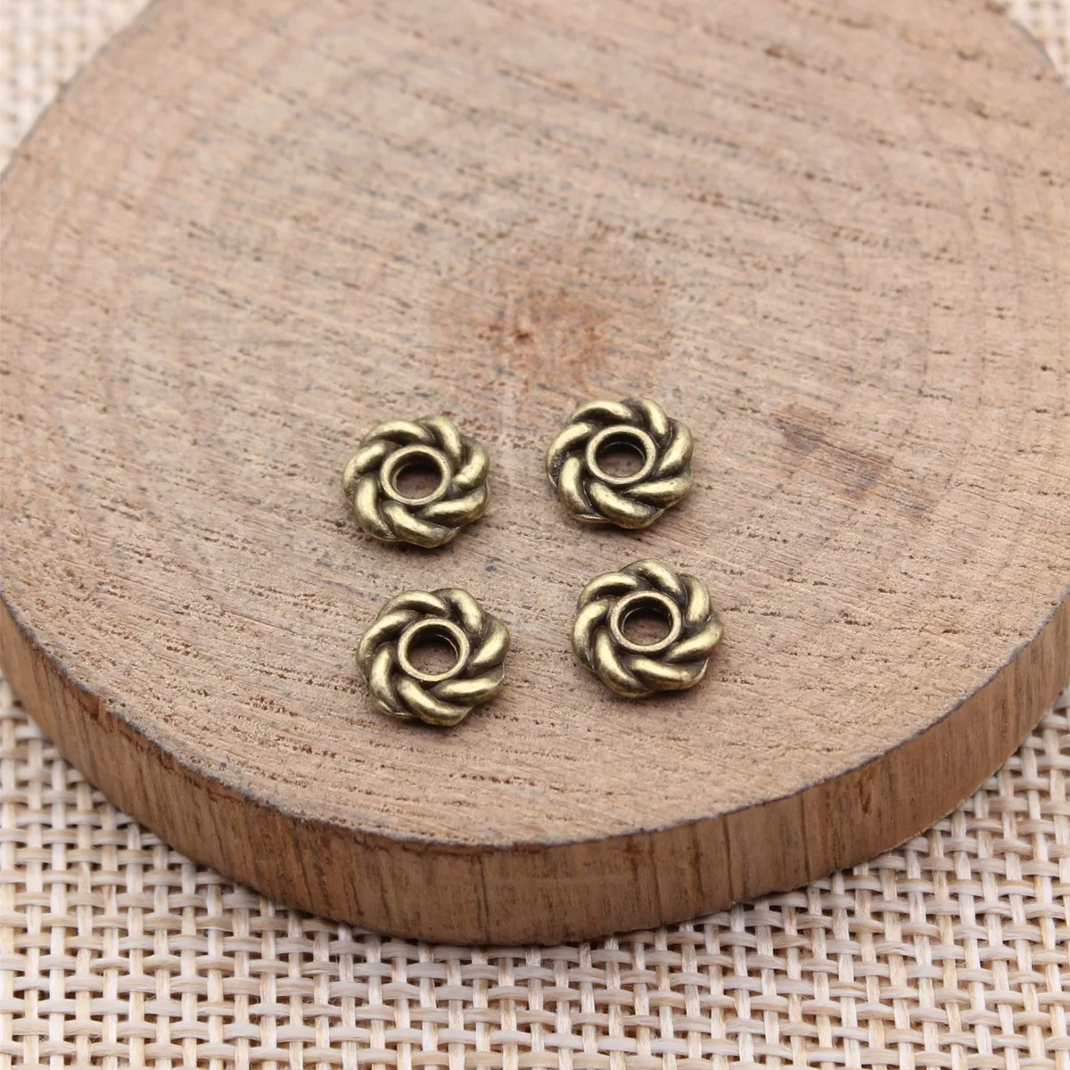 40pcs 8x8x2.4mm 3 Colors Antique Silver Color Antique Bronze Color Antique Gold Color Spacer Beads Jewelry Findings Wholesale