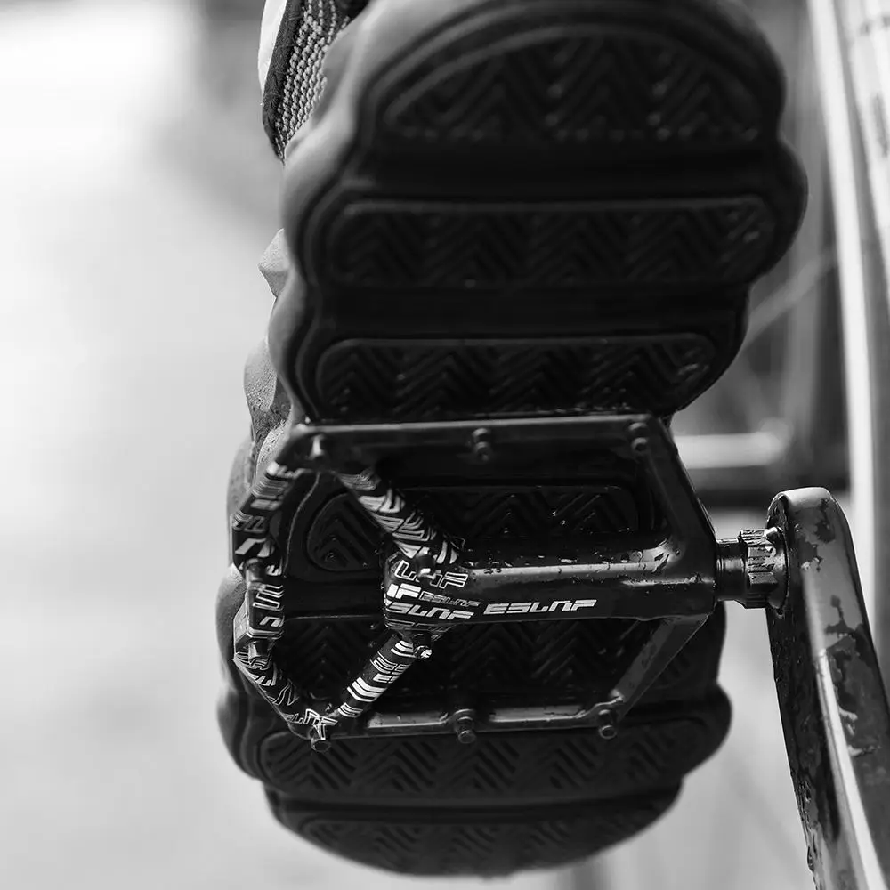 ESLNF Lightweight Aluminum Alloy Bike Pedals Sealed DU Bearing Non slip Spikes Durable High Grip for Outdoor Cycling