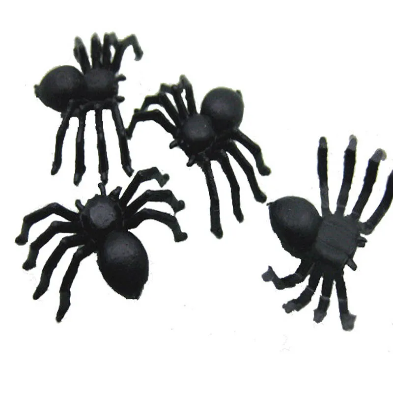 50PCS Spider Simulation of Spider Halloween Black Glow in the dark Plastic Mini Spider Decorative Toys Cool Halloween Party Toys