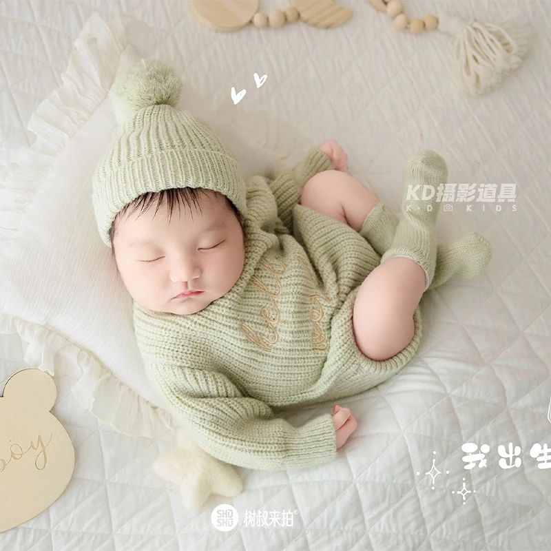 0-1 Month Newborn Baby Knit Photography Outfit Light Green Romper with Pom-pom Hat Soft Cozy Photo Shoot Jumpsuit for Babies