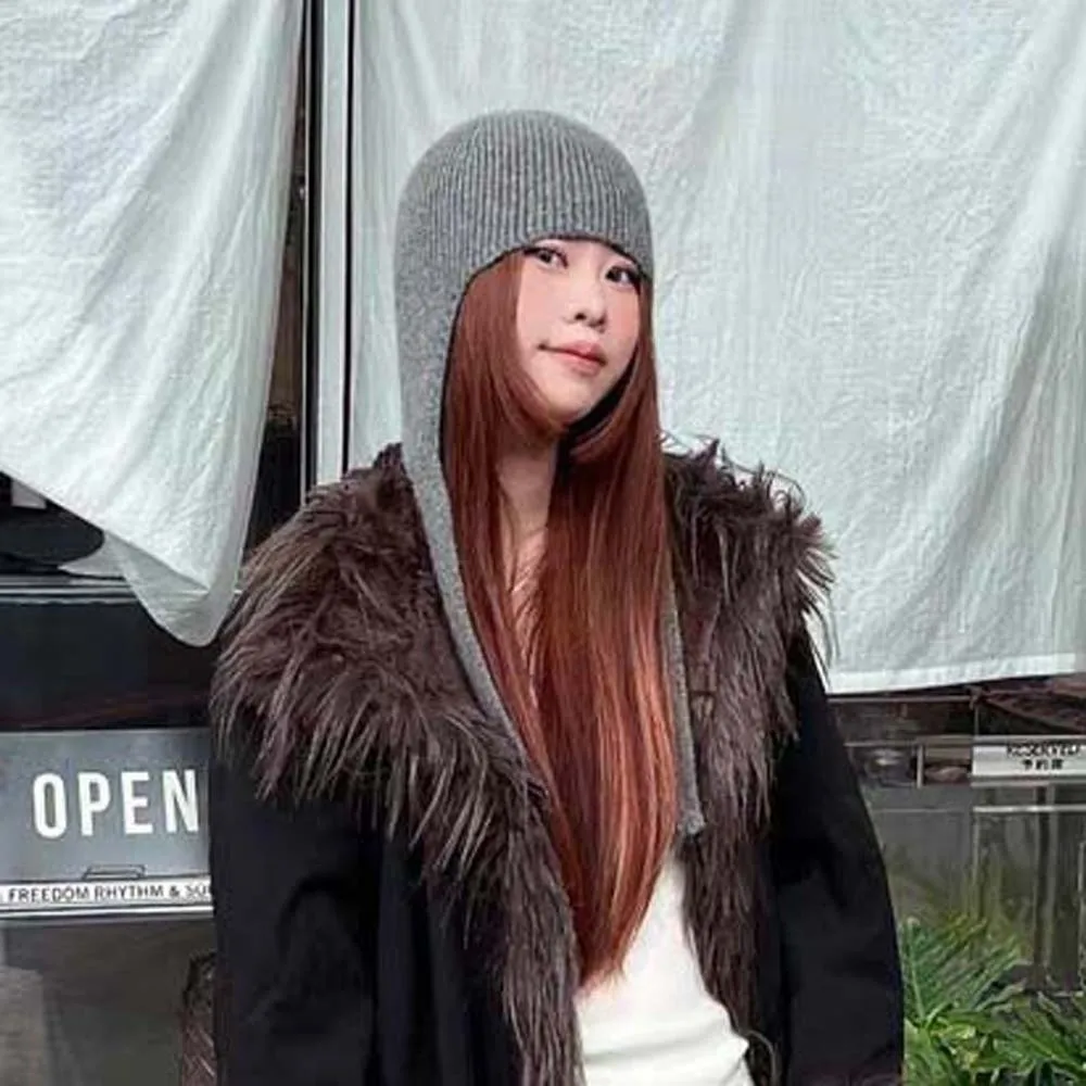 Minimalistische Strickmütze mit Ohrenklappen, winddicht, einfarbig, mit Bindeband, verdicktes Band, koreanischer Stil, trendige Damenmütze. – Detail 11
