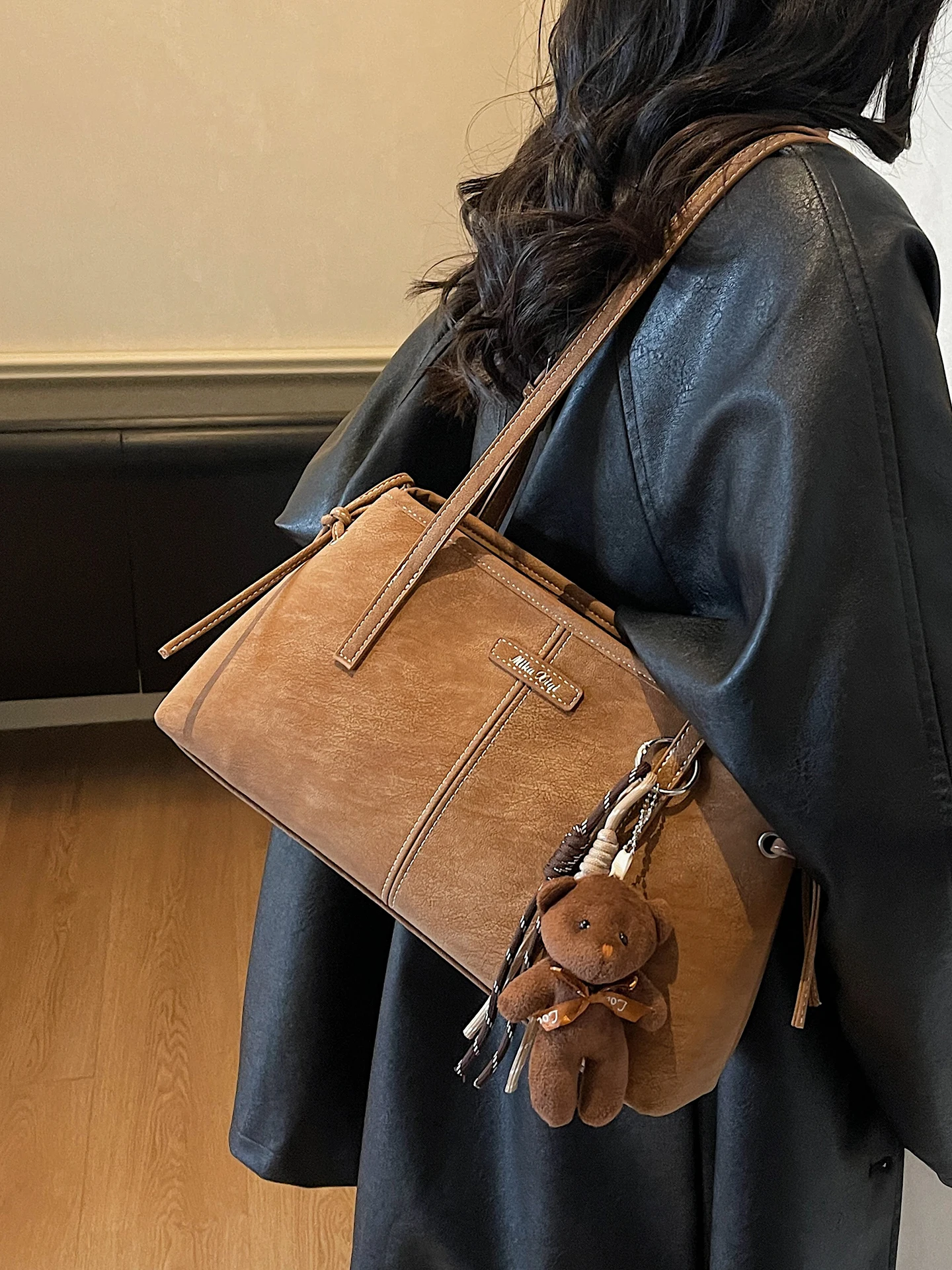 

Женская сумка-тоут Ele Retro Large Tote Bag, простая и стильная, для работы и поездок на работу, осенне-зимняя, из искусственной кожи.