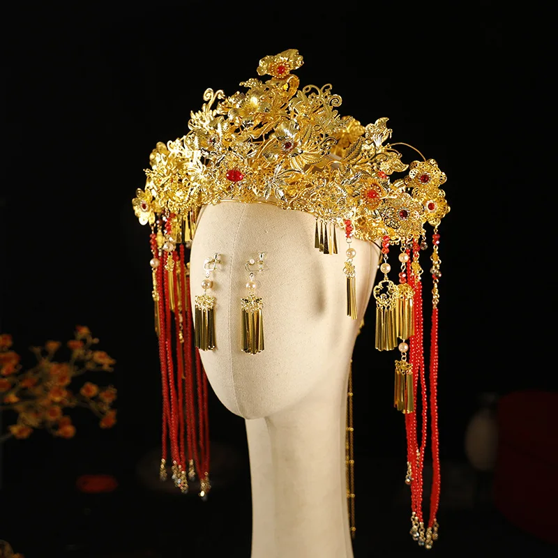 غطاء رأس الزفاف الفاخر ذو التاج الذهبي شرابة وثوب الظهر تاج Xiuhe الملابس الصينية اكسسوارات الزفاف الزفاف