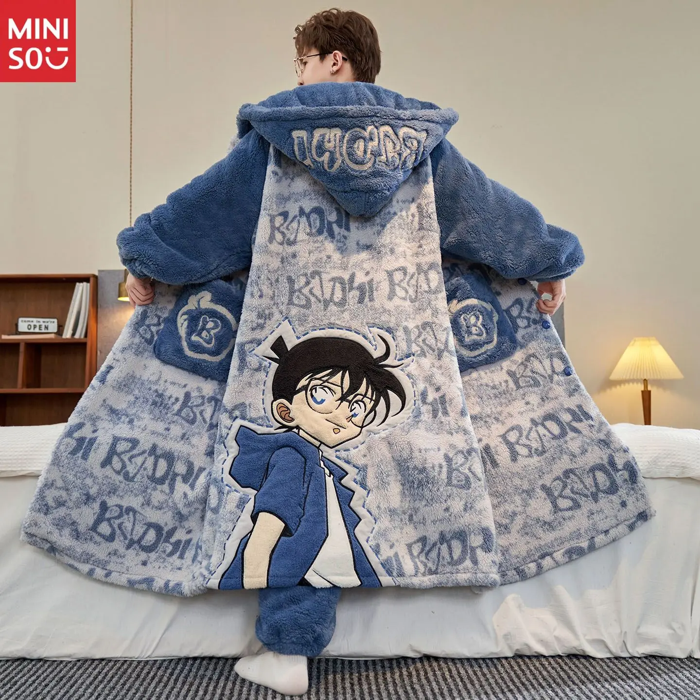 

Уютное плюшевое пальто с капюшоном «Детектив Конан» — одежда для дома большого размера в стиле аниме, мягкая домашняя одежда с принтом «Конан»