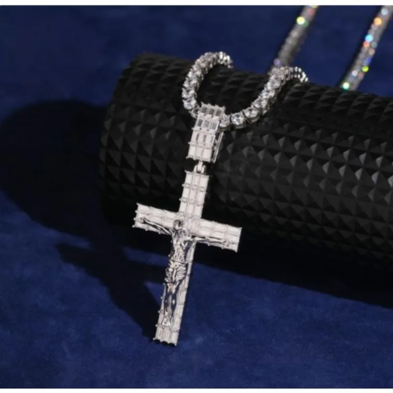 

LYEE CYEE Hip-Hop Iced Out Cross: Full Pave S925 Silver Chain & Pendant. Dripping with Moissanite, Perfect for Making a Bold