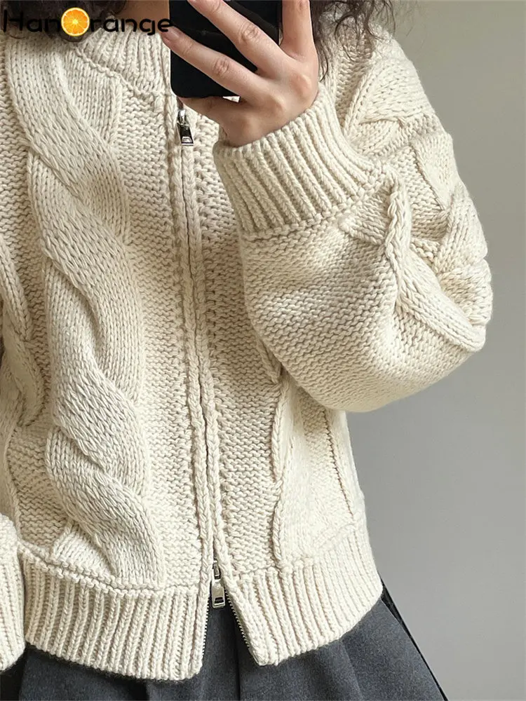 HanOrange 2024 Early Spring Lazy Twisted Collar Zipper Sweater Women Loose Comfortable Knitted Cardigan Female Red/Milk White